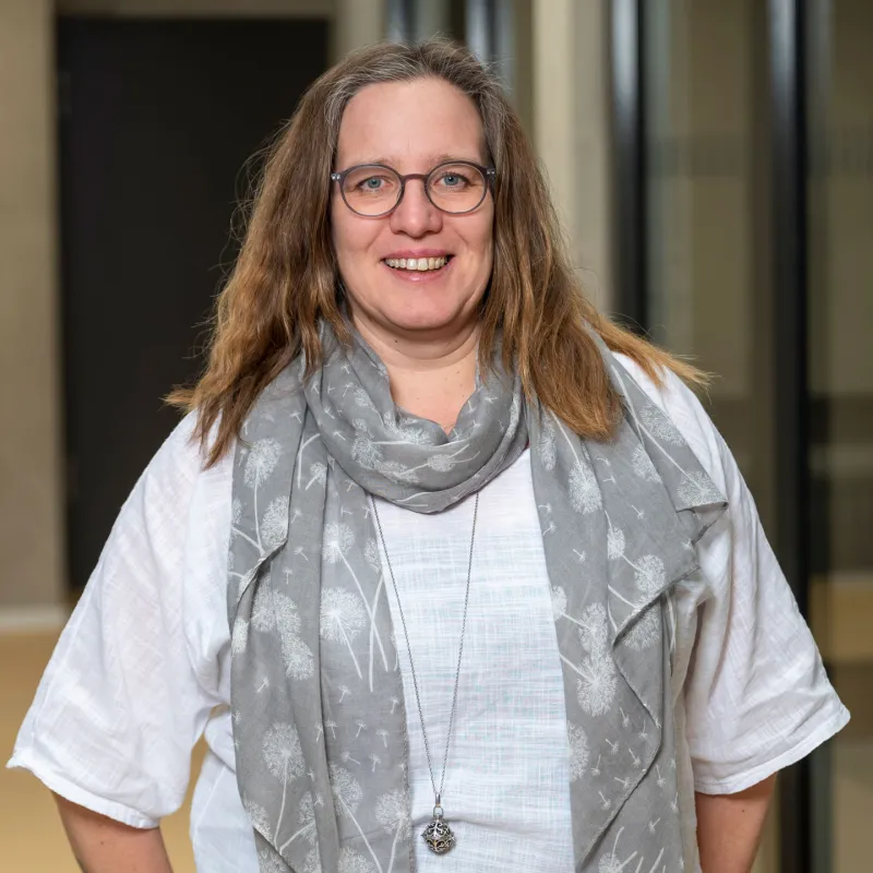 Frau Nicole Schneider